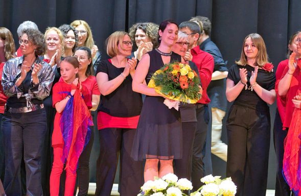 Unsere Chorleiterin Adina Kolb